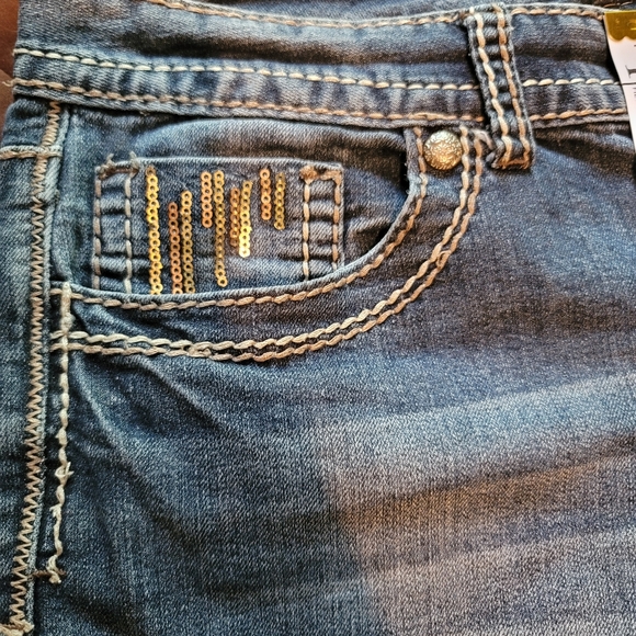 Maurices Women's Capri - Picture 5 of 8